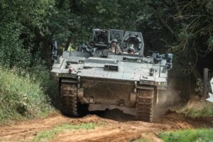 英军两款主力战车因安全问题停用