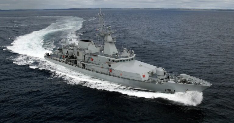 无人机逼近泽连斯基专机500米