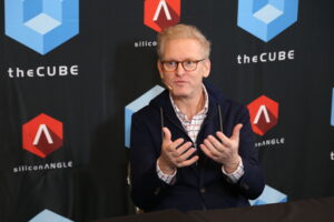 企业加速多云集成战略，推动AI工作负载增长