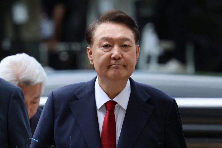 尹锡悦因无人机飞越平壤指控受审