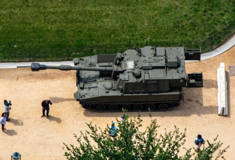 美军寻求生产新型XM1208集束弹药