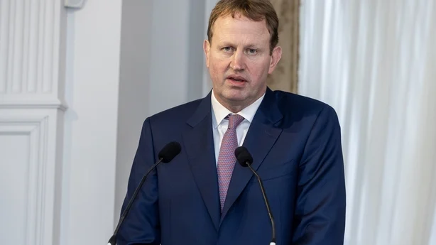 泽连斯基访爱期间现可疑无人机