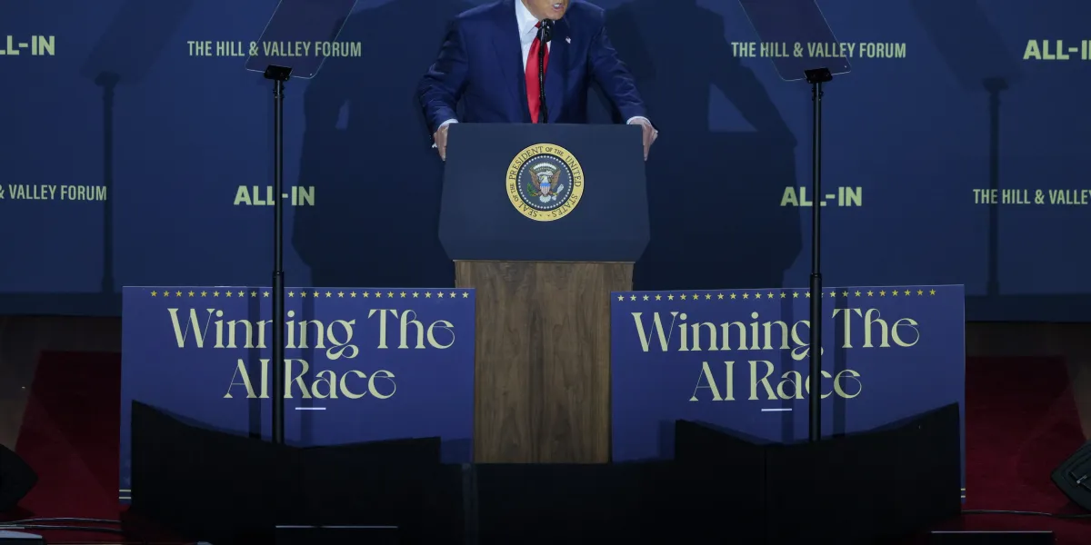 特朗普力推AI经济，选民却忧心忡忡