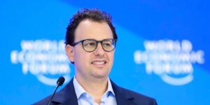 Anthropic研究显示AI大幅改变工作方式，员工喜忧参半