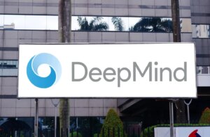 DeepMind将在英国开设自动化实验室