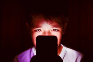 特朗普下令禁止各州以AI保护儿童