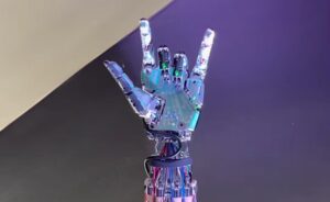 灵巧手困局：人形机器人“最后一厘米”难题