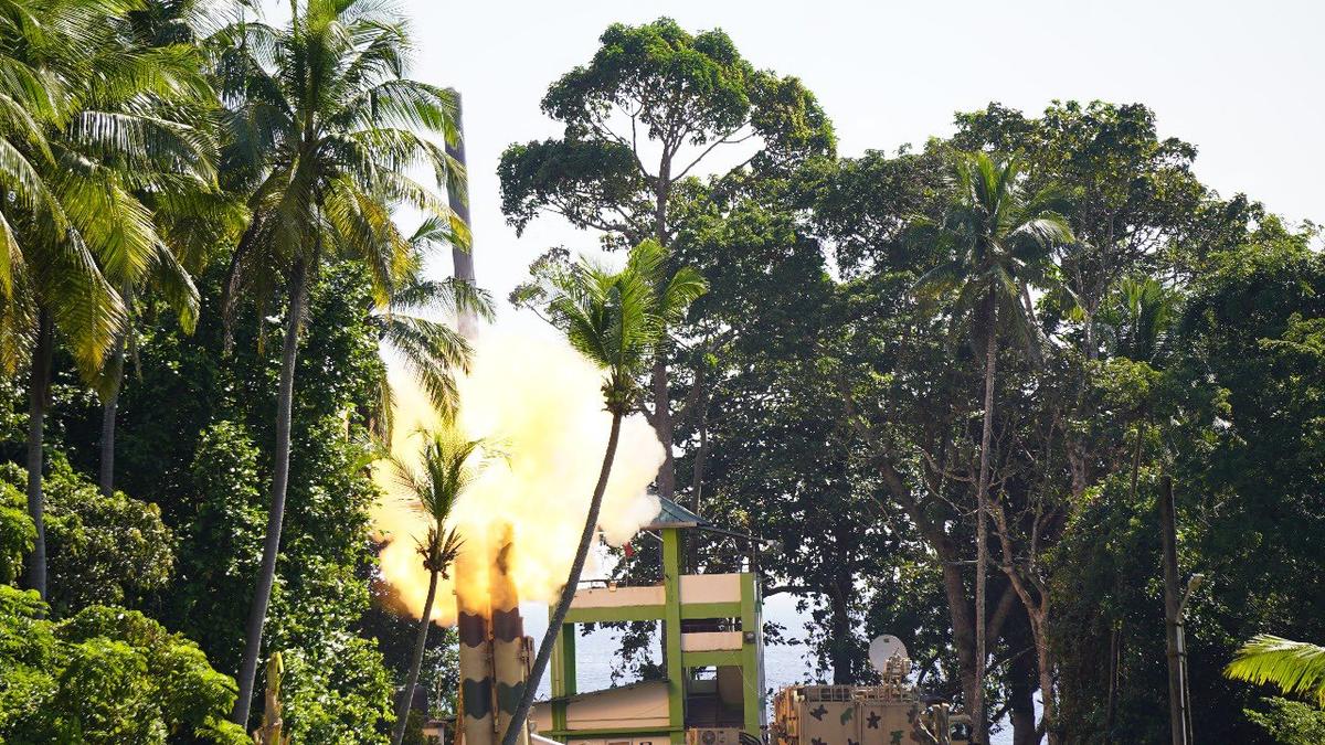 印度成功试射布拉莫斯超音速巡航导弹