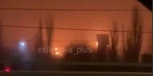 乌军无人机摧毁俄利夫内油库两座储油罐