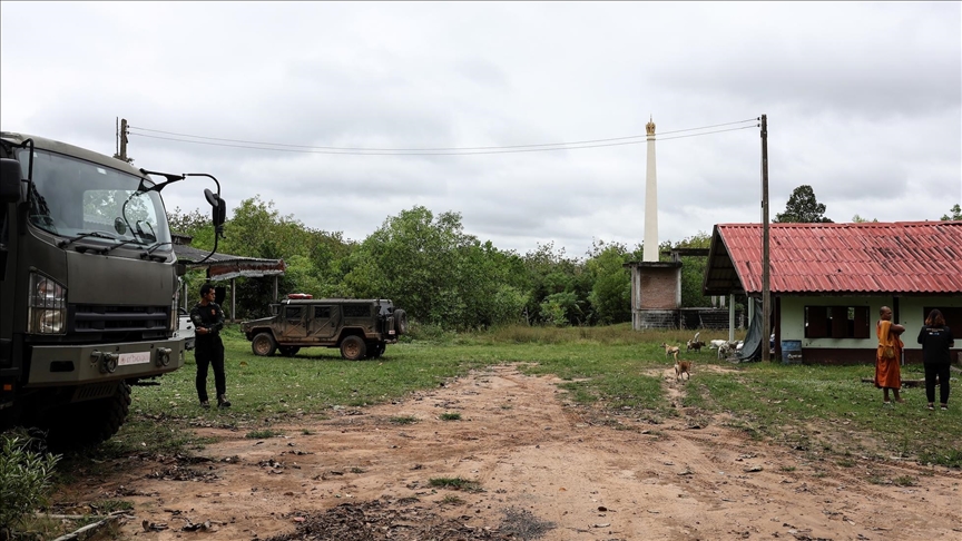 泰国总理誓言继续对柬埔寨采取军事行动