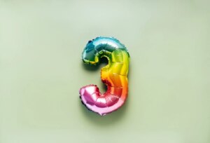 ChatGPT三周年：从实验到主流的AI革命