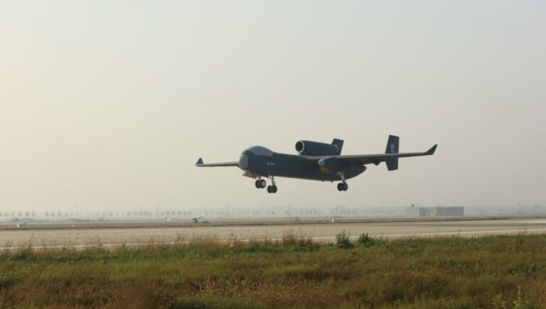 “九天”无人机首飞成功，性能领先