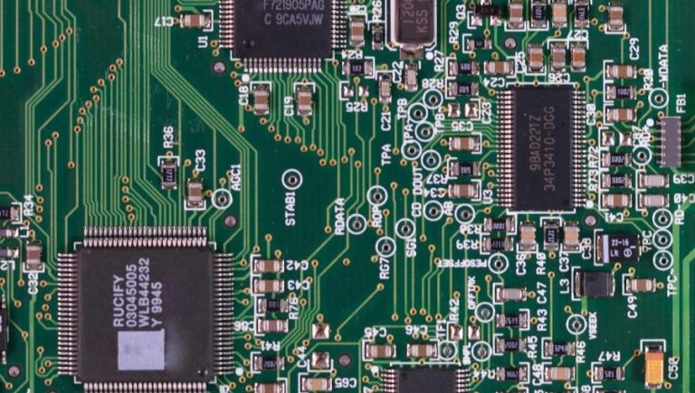 AI投资热潮提振韩国内存芯片制造商前景