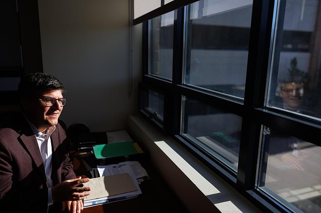 大学采用AI评估入学申请作文，引发争议