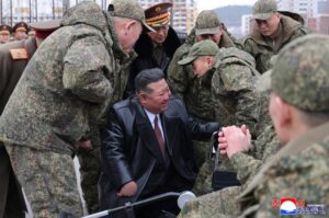 朝鲜欢迎工兵部队从俄库尔斯克返国