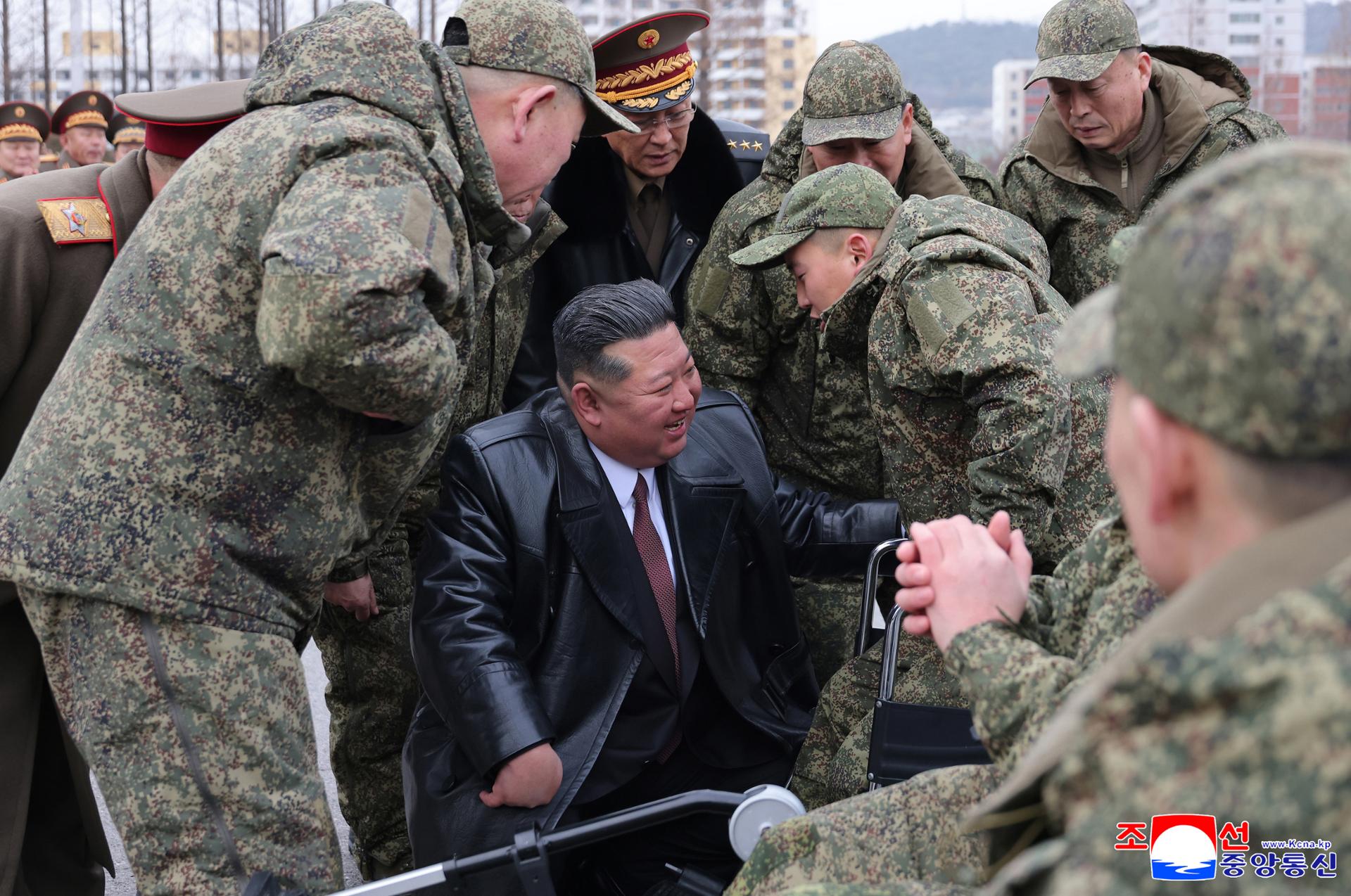 朝鲜欢迎工兵部队从俄库尔斯克返国