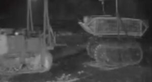 乌克兰机器人部队火线救援受损无人机