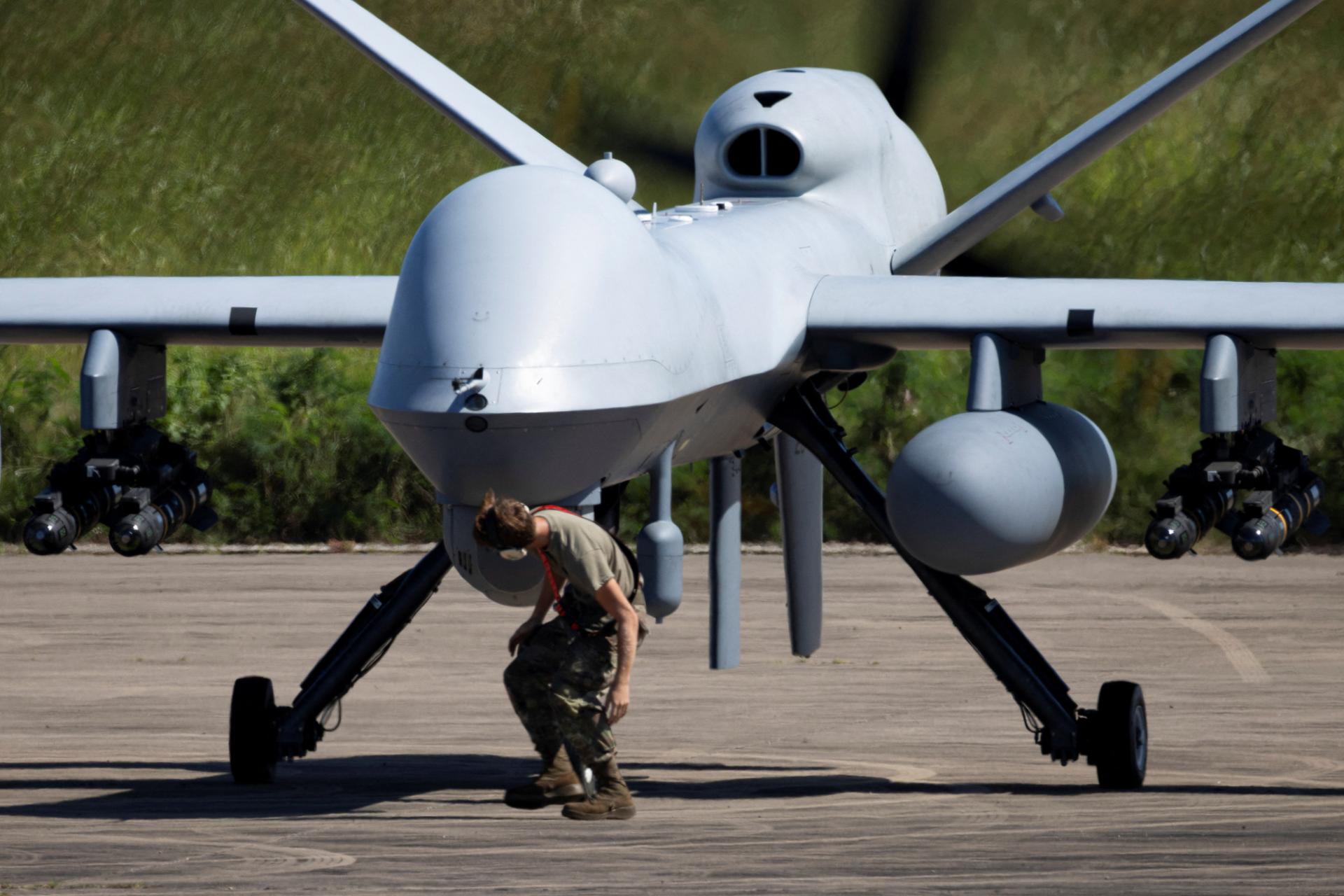 美军完成MQ-9无人机坠海回收