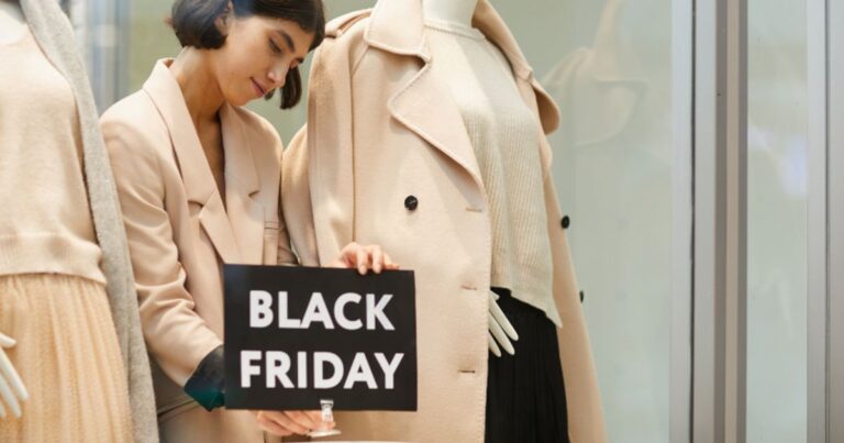 “网购五天销售额增长8%，AI购物助手大放异彩”