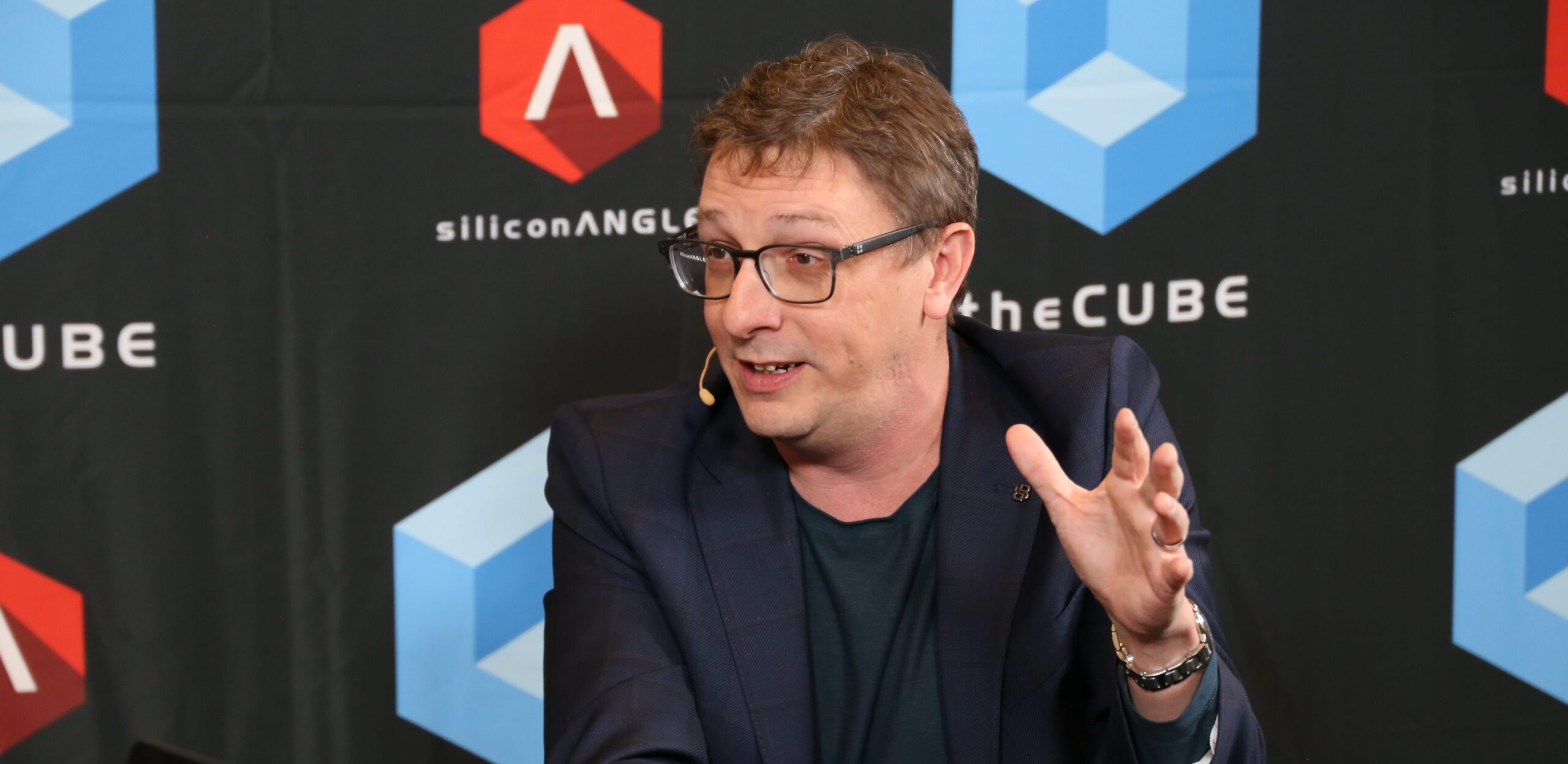 企业AI准备不足，基础设施成本成瓶颈