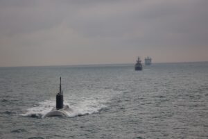 英海军与皇家舰队紧急追踪俄潜艇