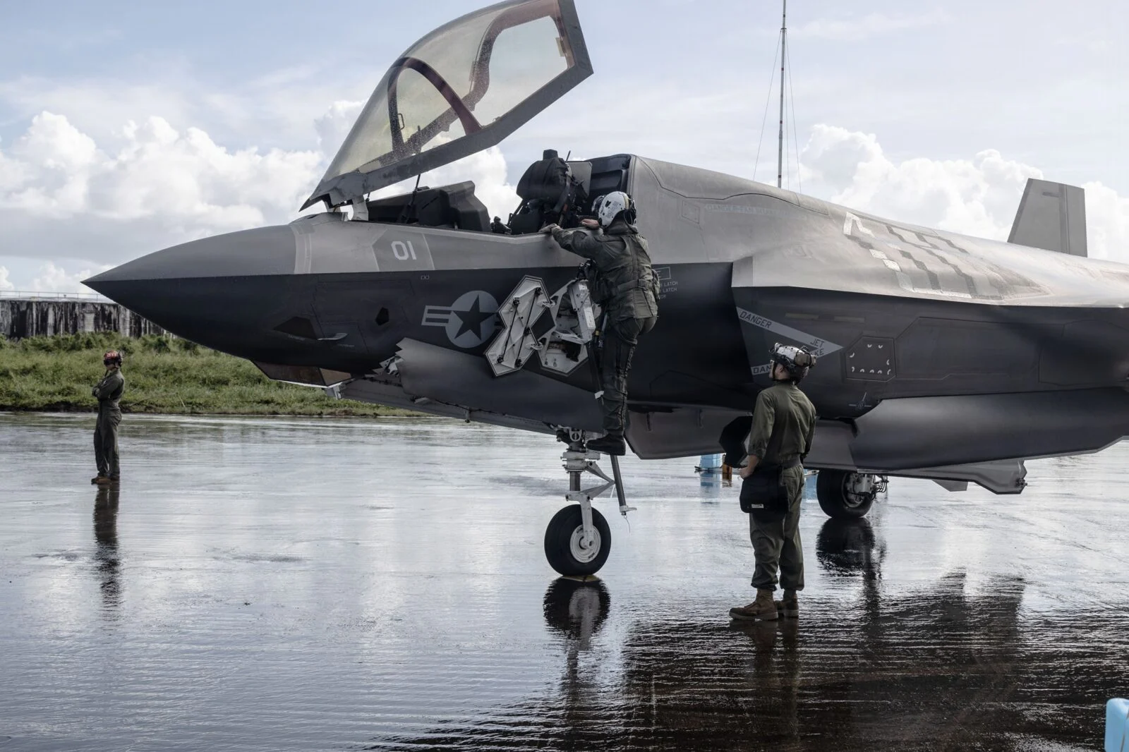 美军加强委内瑞拉附近空域部署