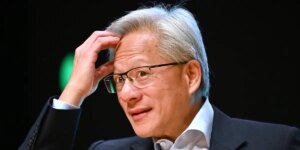 黄仁勋：AI不会抢走你的工作，但可能创造奇怪的新职业