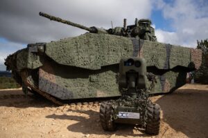 英暂停“阿贾克斯”战车项目 南威尔士防务岗位前景不明